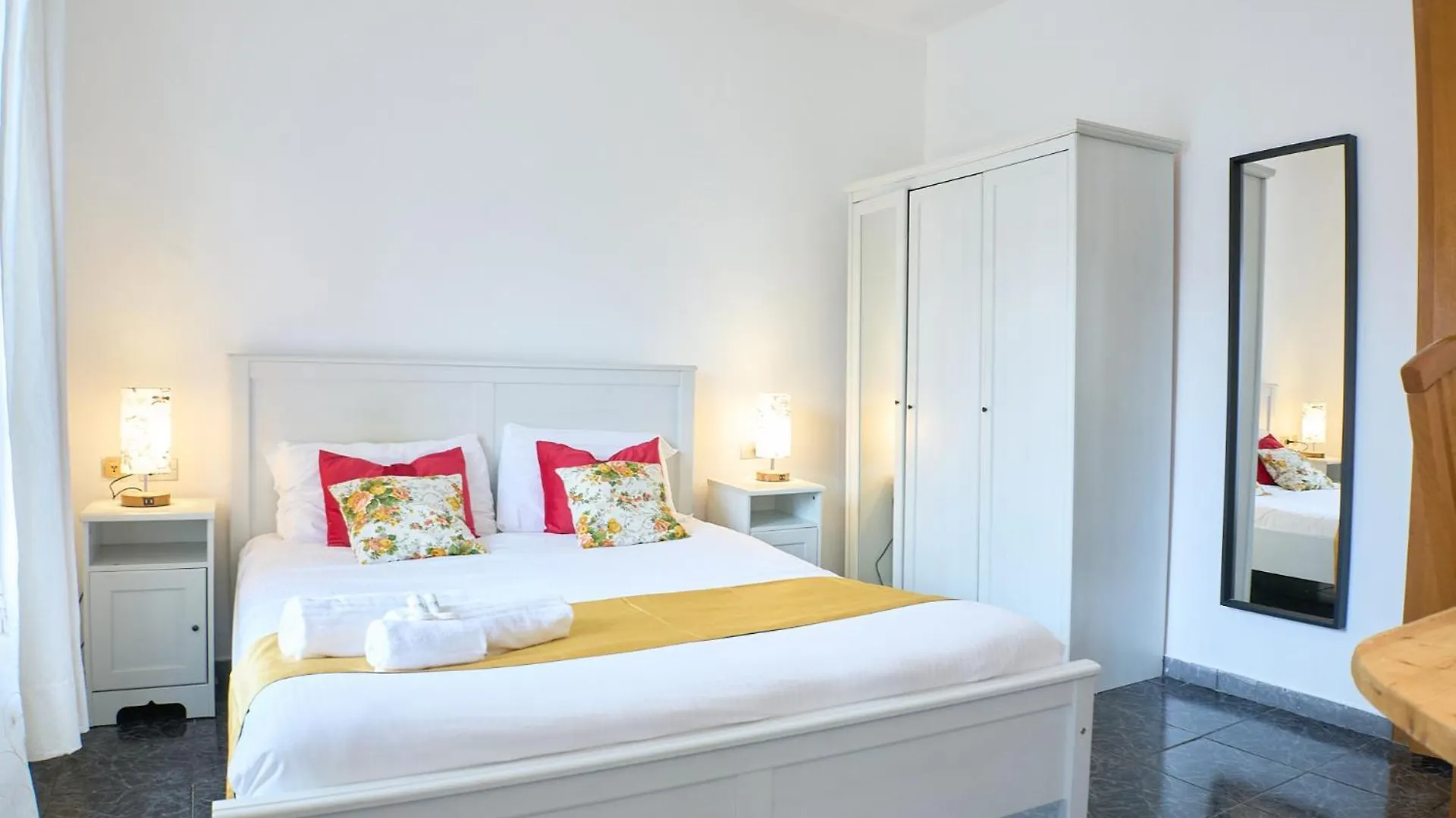 Xenia Apartments - Two-Room Apartment In Navigli Area Milan